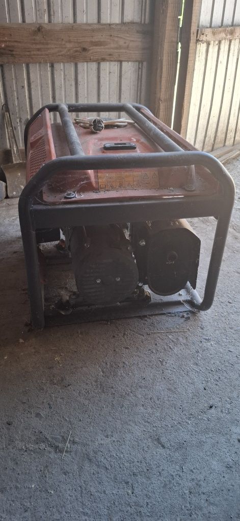 Vând generator electric
