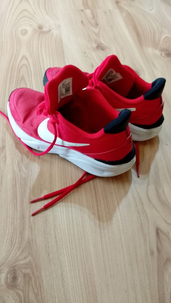 Оригинални маратонки Nike