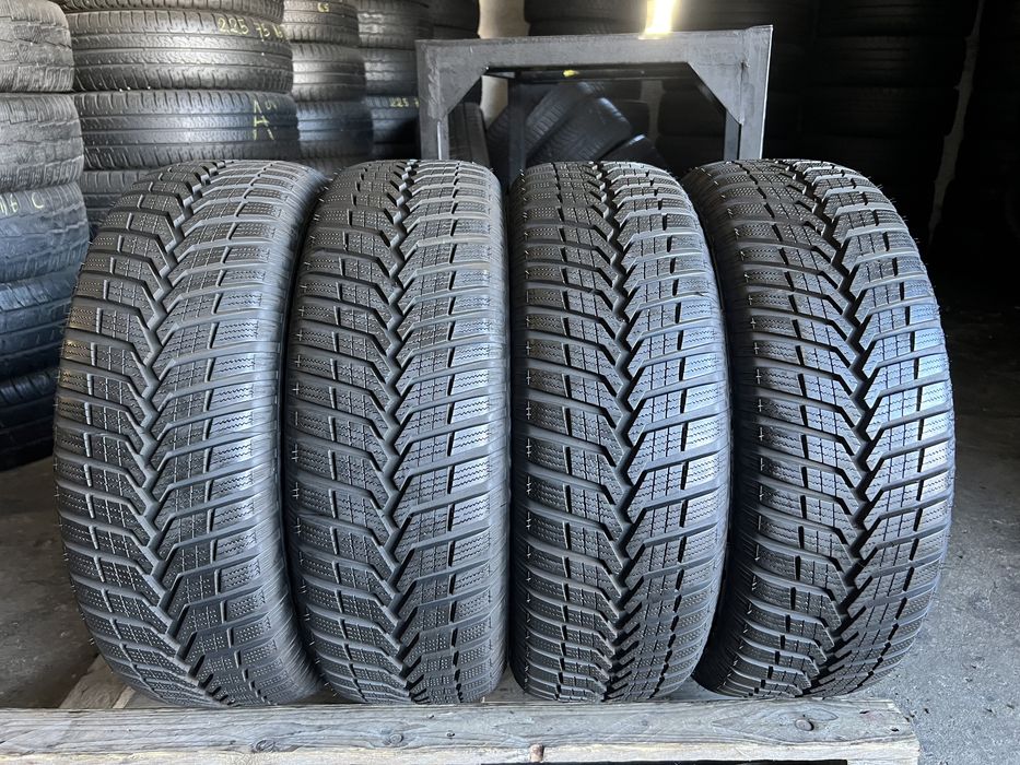4 anvelope de iarna 195/65/15 Vredestein 7-7.5 mm!
