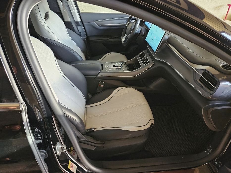 Sro'chna prodayotsya BYD chazor 2024yil probeg 15.000km salo'n 1 qo'l.