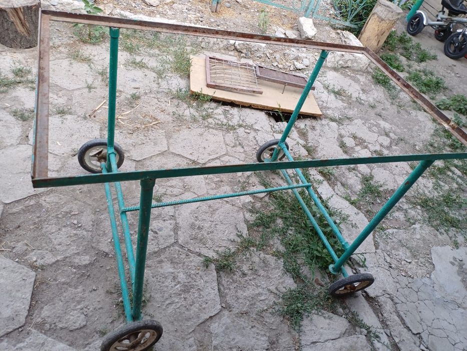 Тележка  на  колёсах