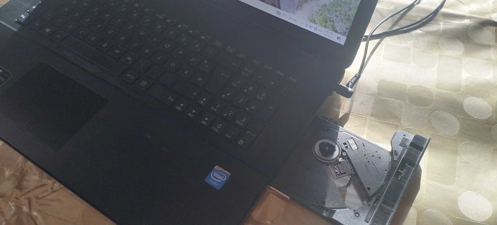 Laptop Asus F751m Series