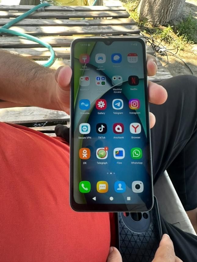 Redmi a3x sotiladi srochni dakument karopka bor xotirasi 64gb holati i