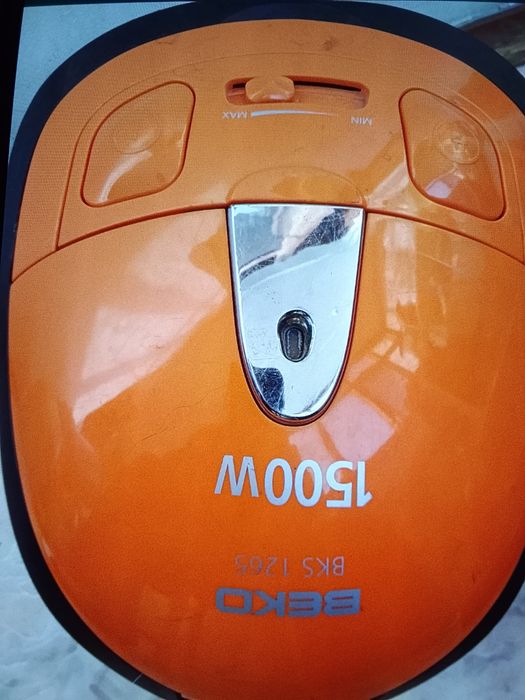 Продам корпус и запчасти пылесоса.