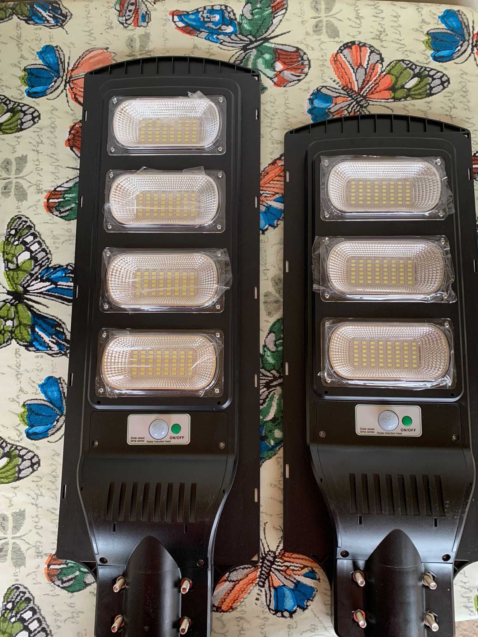 Lampa stradala cu panou solar si Proiector cu panou solar