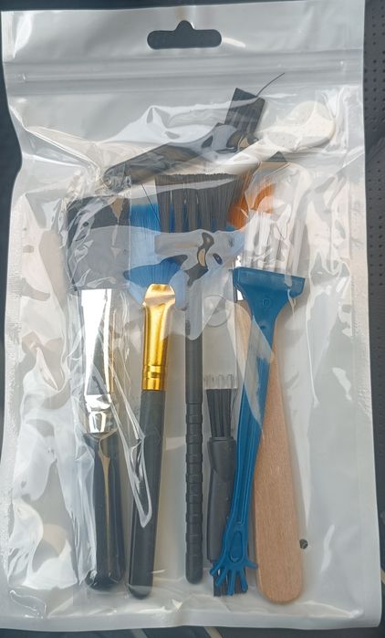 Набор кистей для чистки