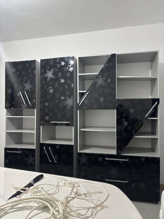 Шкаф сатылады 200