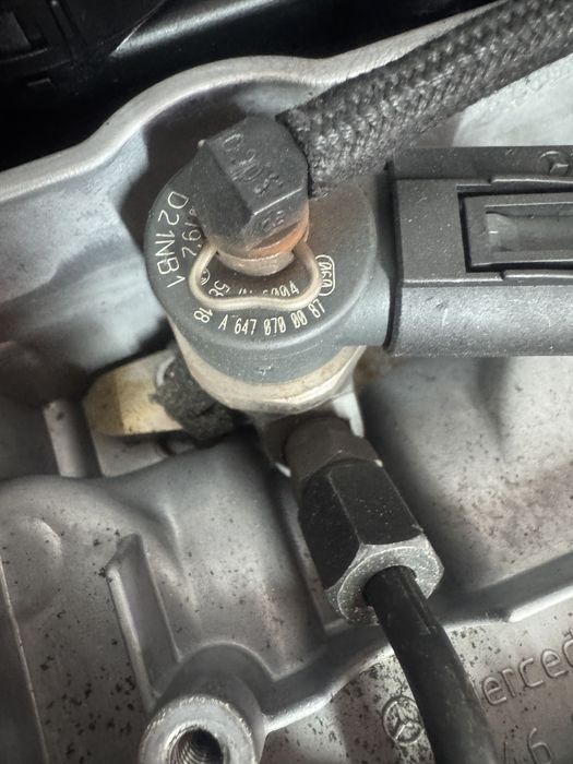 Injectoare Mercedes Vito W639  Cod : A6470700086