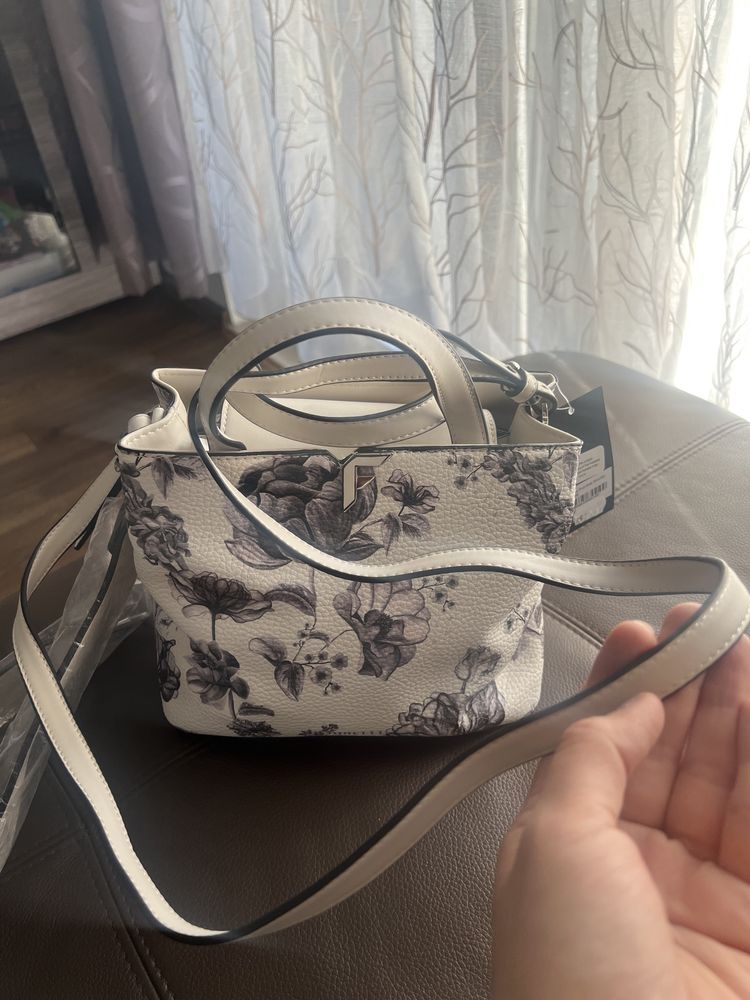 Нова чанта на Fiorelli