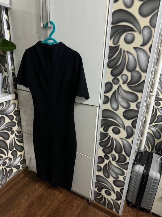 Продается женское платье французкой длины