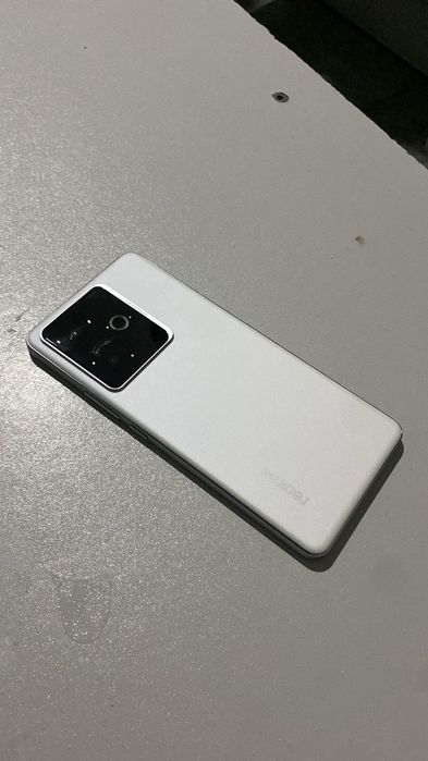 Realme GT7 Белый