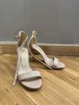 Sandale piele cu toc crem marime 38