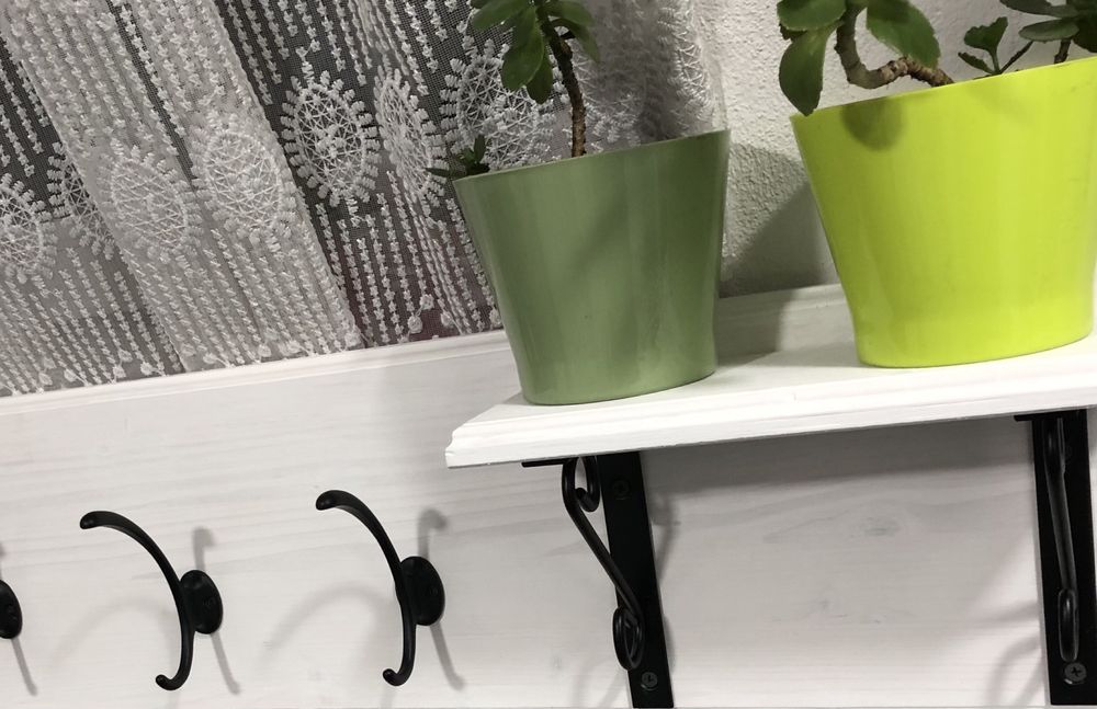 Cuier haine cu polita