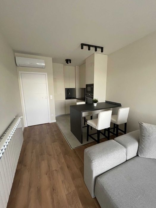 Тристаен апартамент в жк. Хаджи Димитър