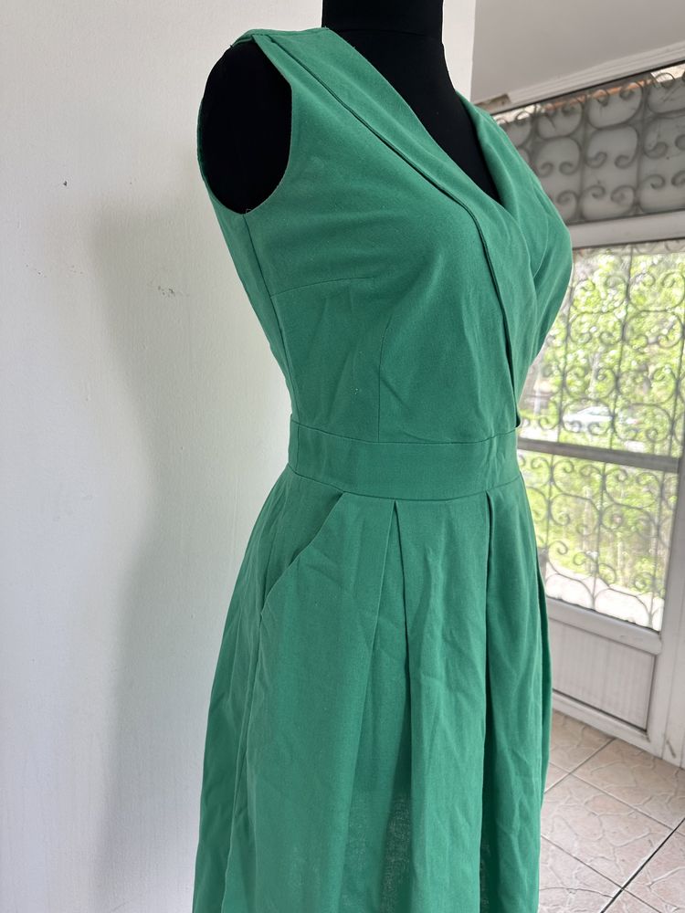 Платье зеленое лен размер S