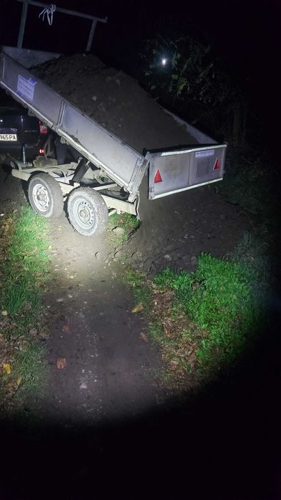 Самосвално ремарке 2.7t