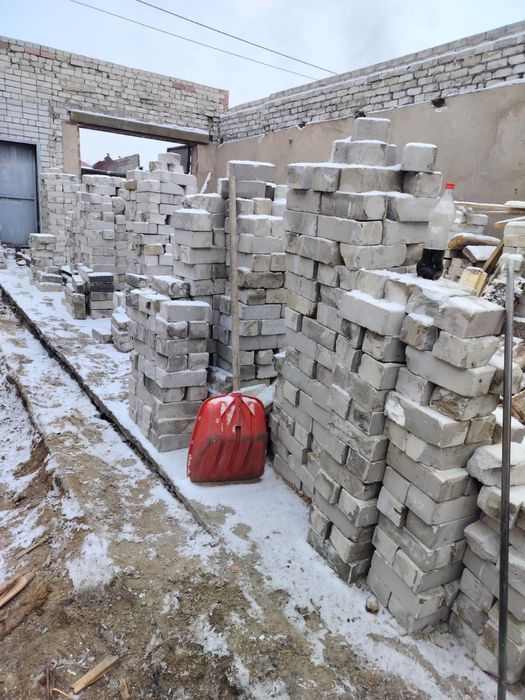 Продам очищенные б/у силикатные кирпичи. Состояние отличное.