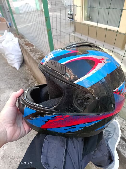 Малка каска за тротинетка