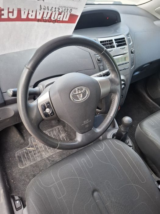 Toyota yaris  1.3 2007