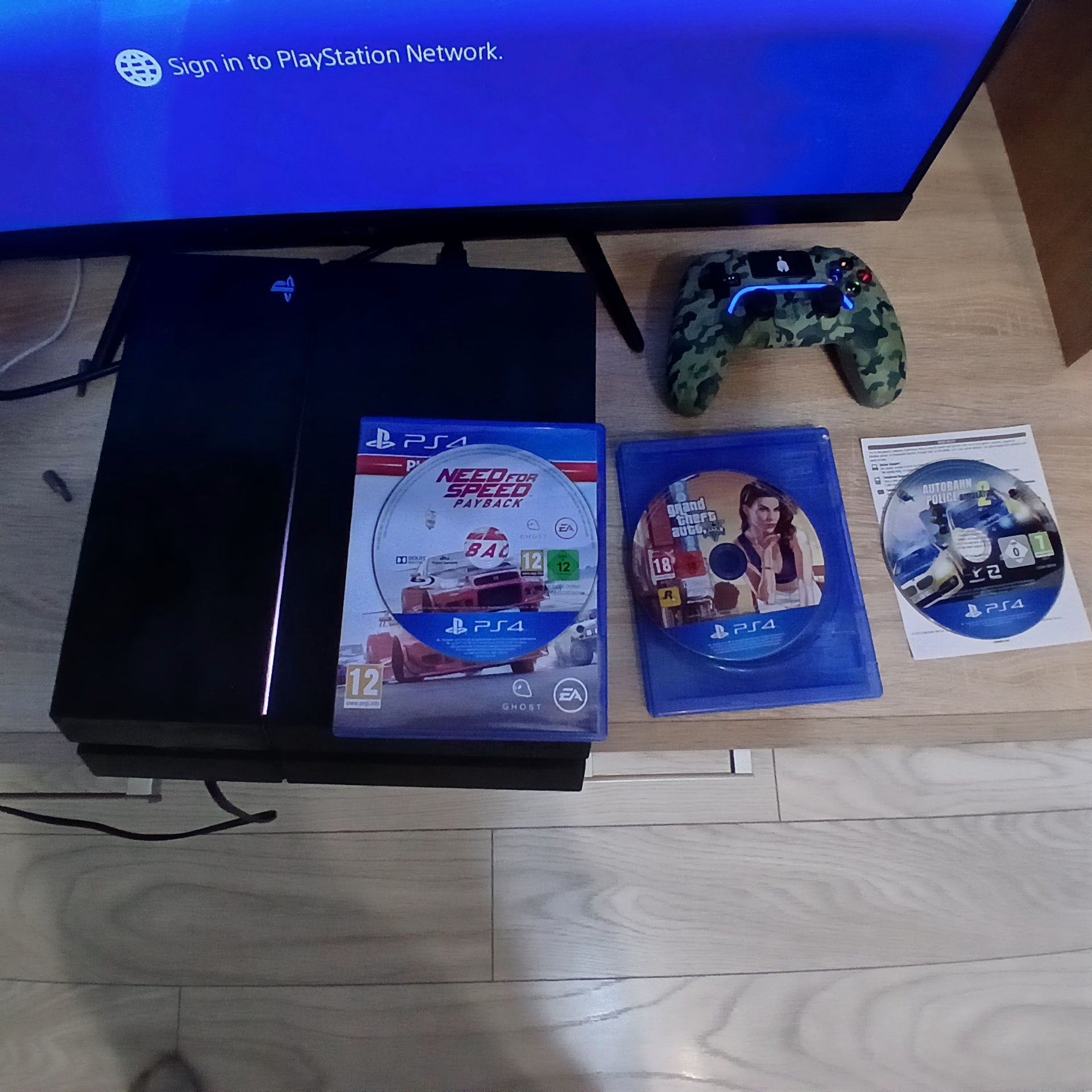 Продава се Playstation 4 slim