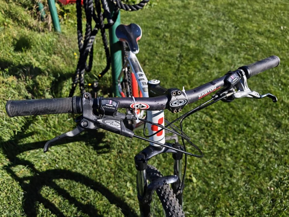 Vând bicicleta team cube Ltd series