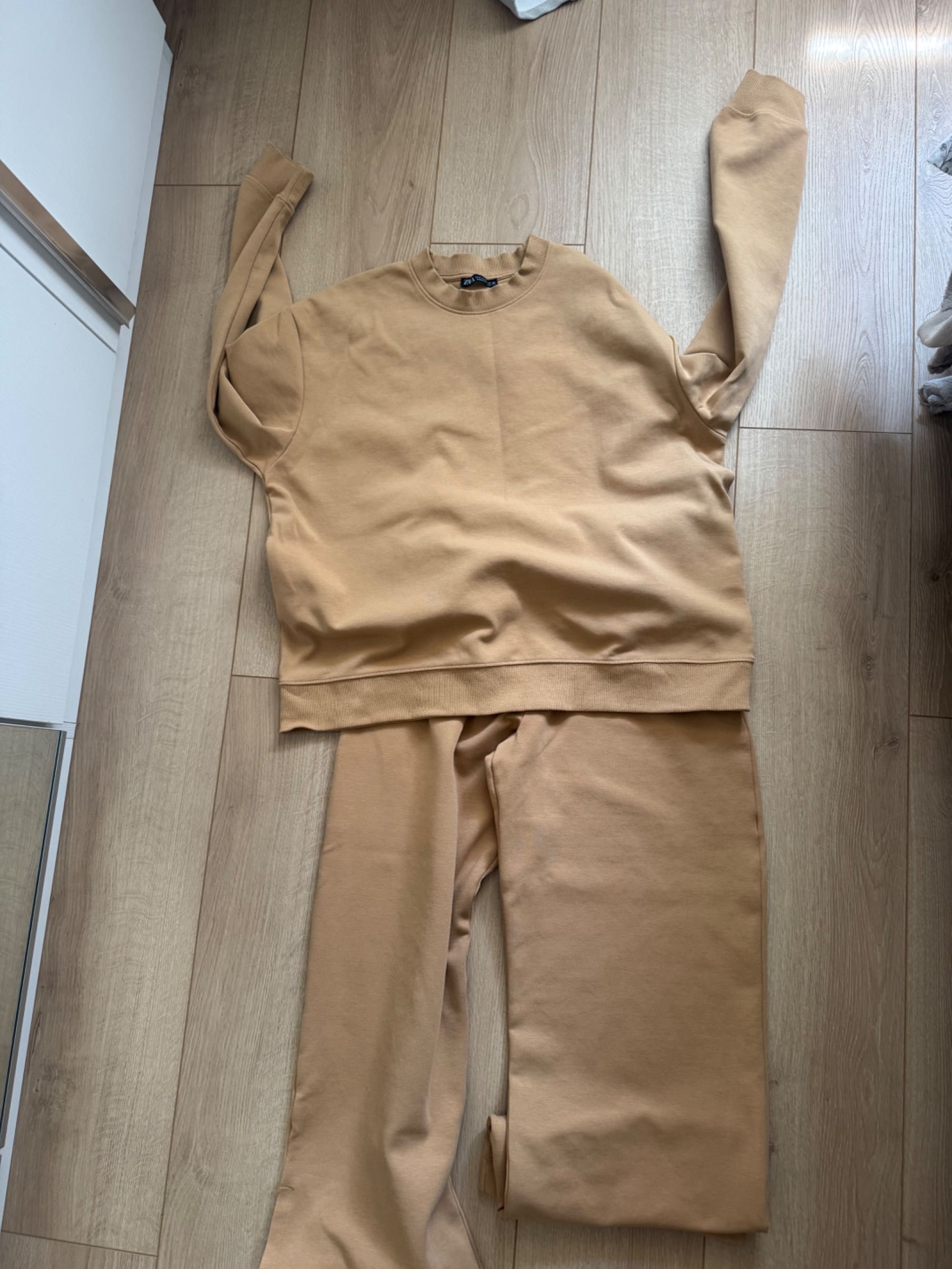 Спортен сет на ZARA от две части