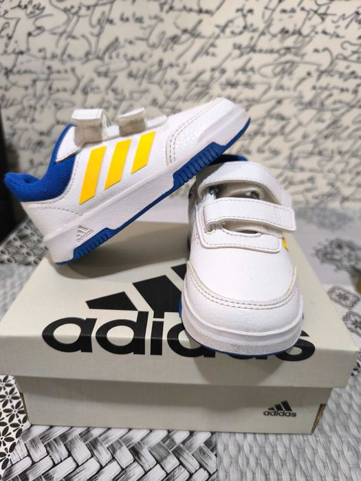 Детски маратонки Adidas Tensaur