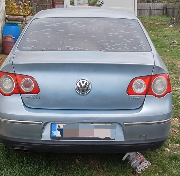 Vând Passat B6.   ..