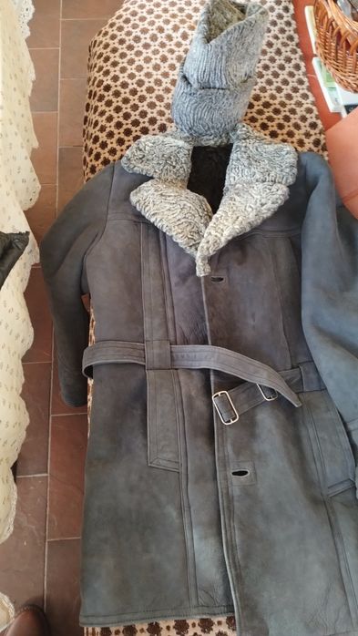 Căciulă astrahan brumarie-Noua și cojoc piele Nou