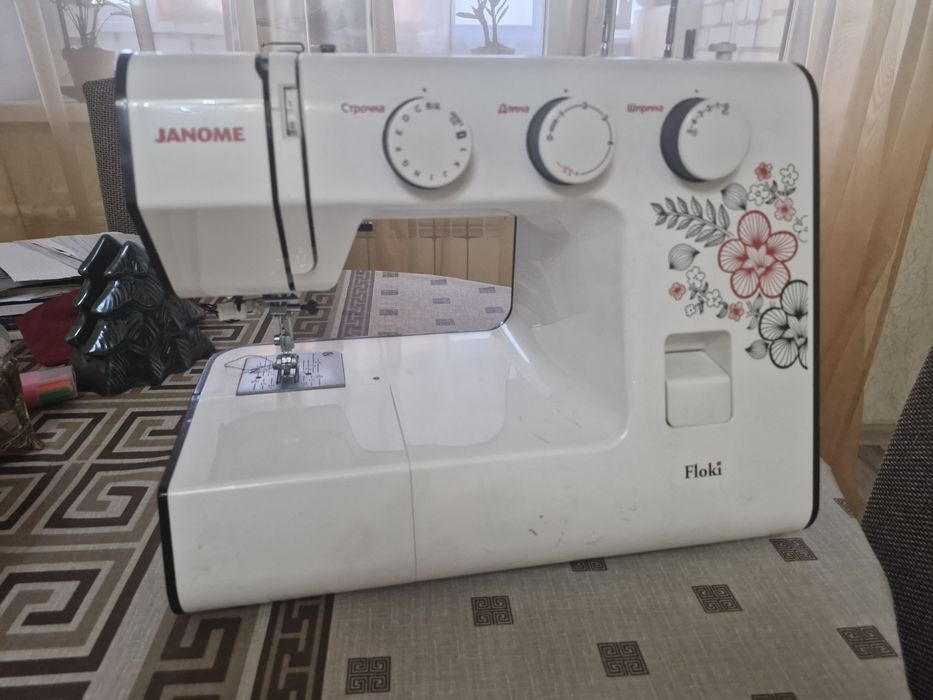 Продам швейную машинку