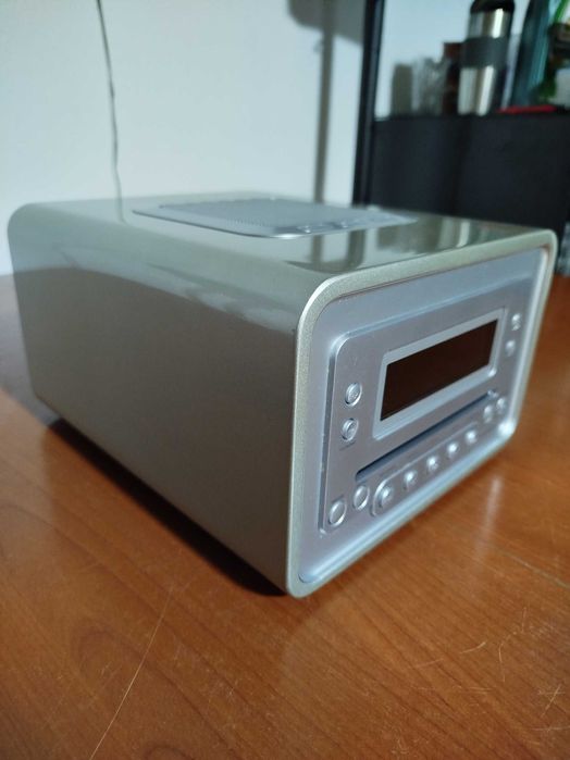 Sonoro cubo CD/MP3 Radio Timer! model: AU-1310. Model deosebit.