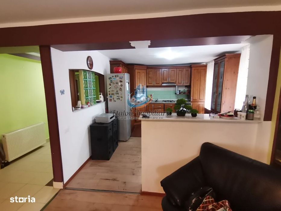 Apartament 4 camere 120 mp utili + boxa 12 mp Calea Romanului - Bloc