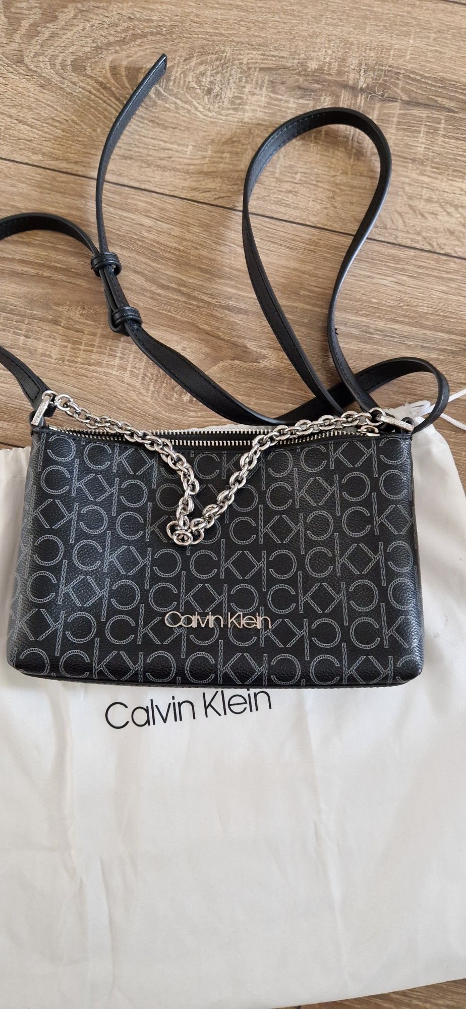 Чанта на марката Calvin Klein