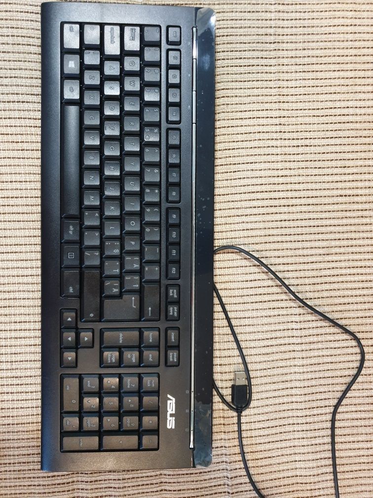 Tastatura noua Asus