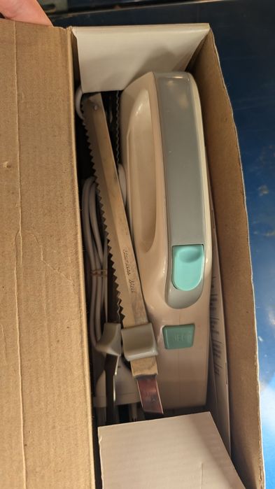 Електрически нож Black&Decker