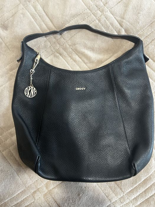 Дамска чанта DKNY, естествена кожа, среден размер