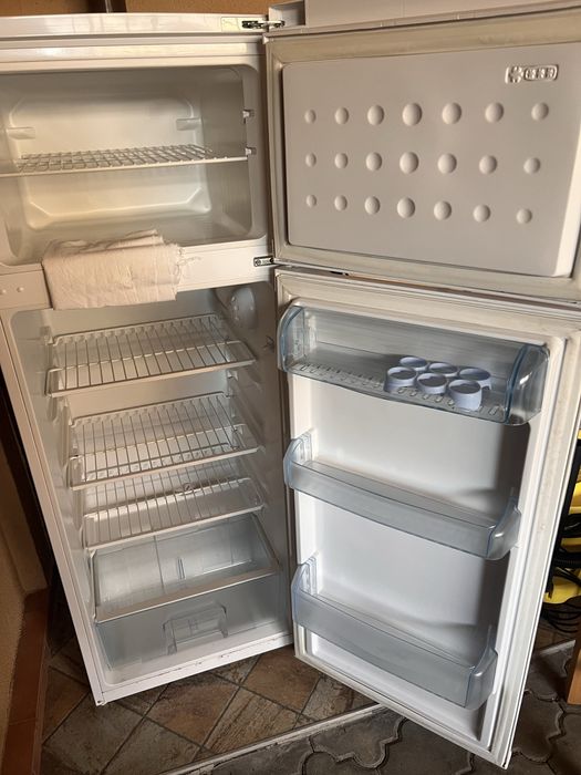 Frigider Beko cu 2 usi , 228 l , 145cm, alb