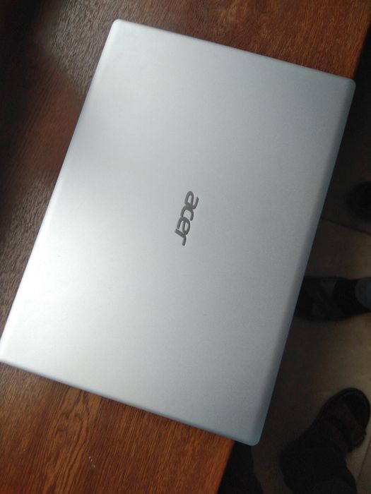Noutbook ACER sotiladi