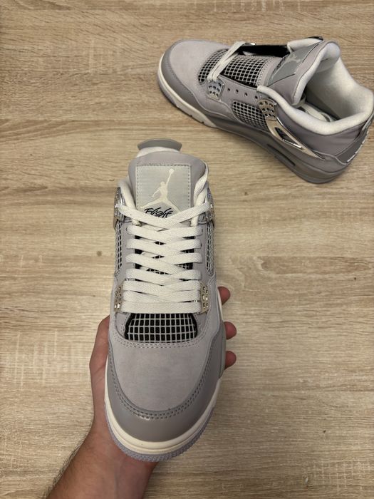 Jordan 4 ‘Frozen Moments’