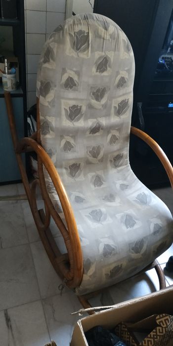 Продавам люлеещ се стол