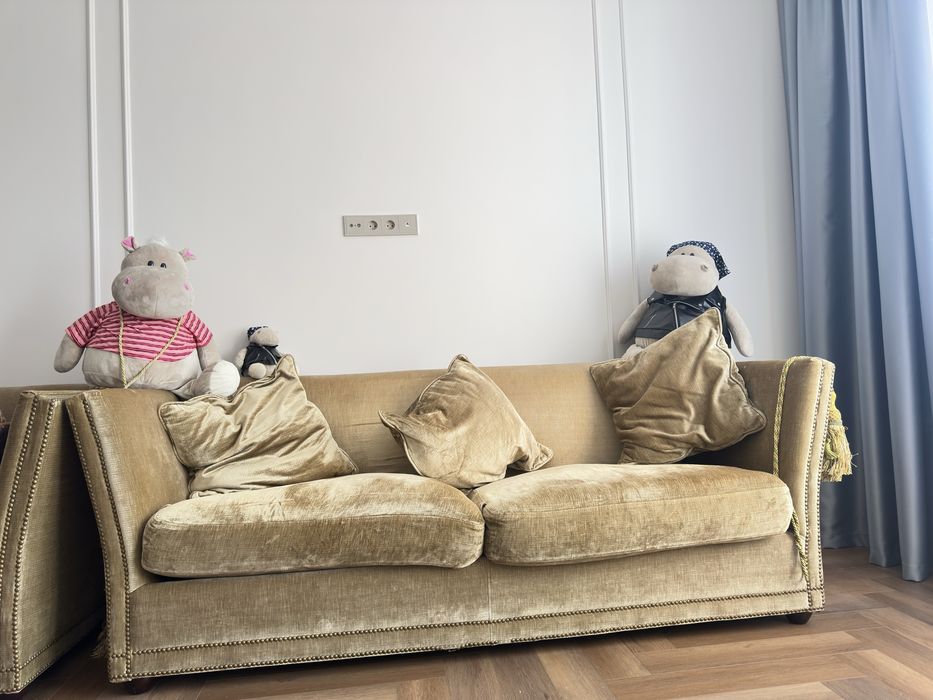 Комплект мягкой мебели (2 дивана и кресло)