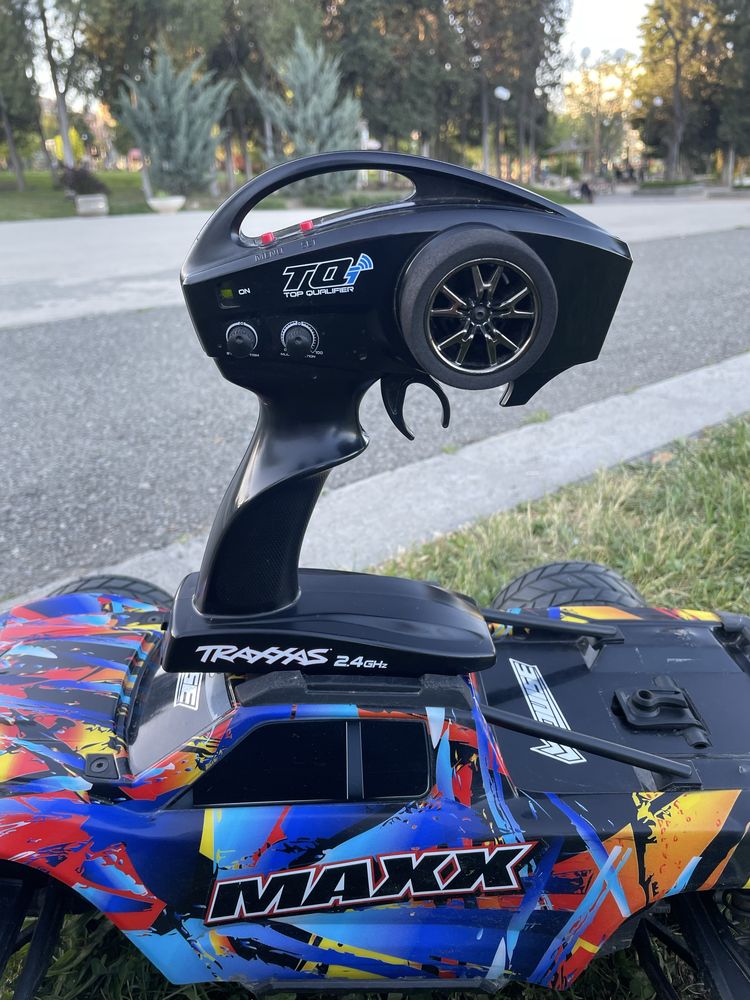 Количка с дистанционно TRAXXAS MAX