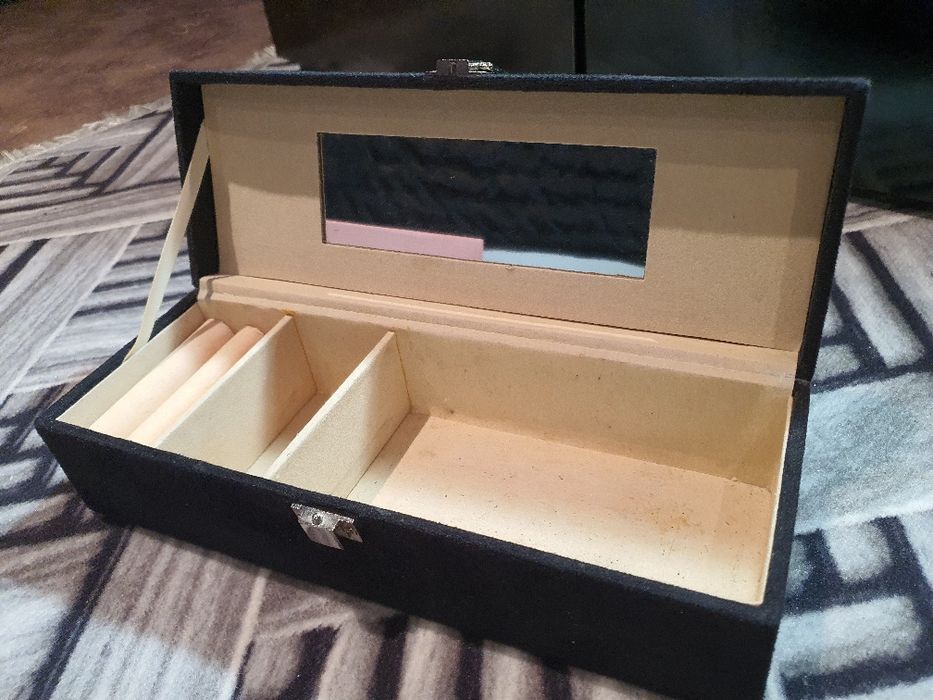 Кутии за бижута   .