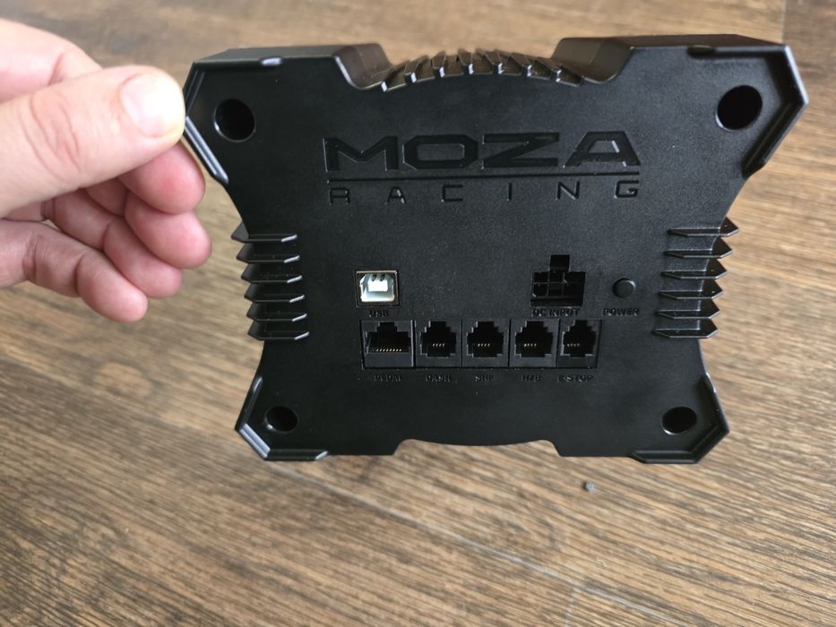 Moza R5 база + крепление к столу