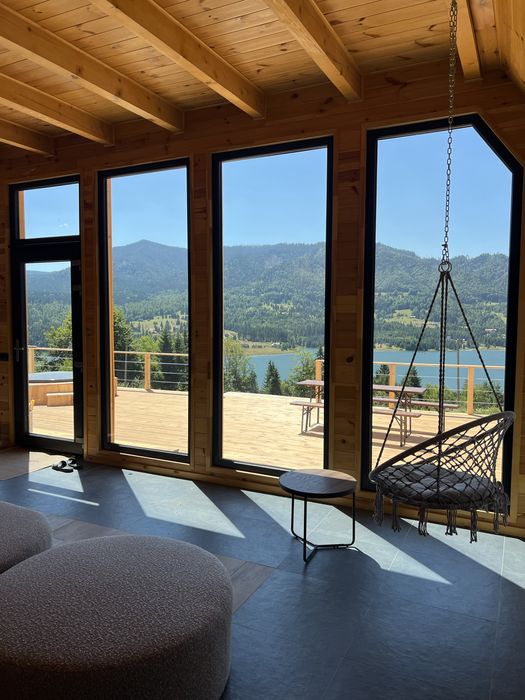 Inchiriez Cabana Vila Colibita A-frame Jacuzzi camere