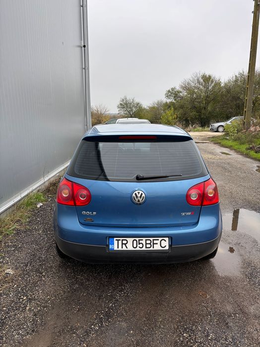 Vând Volkswagen Golf 5