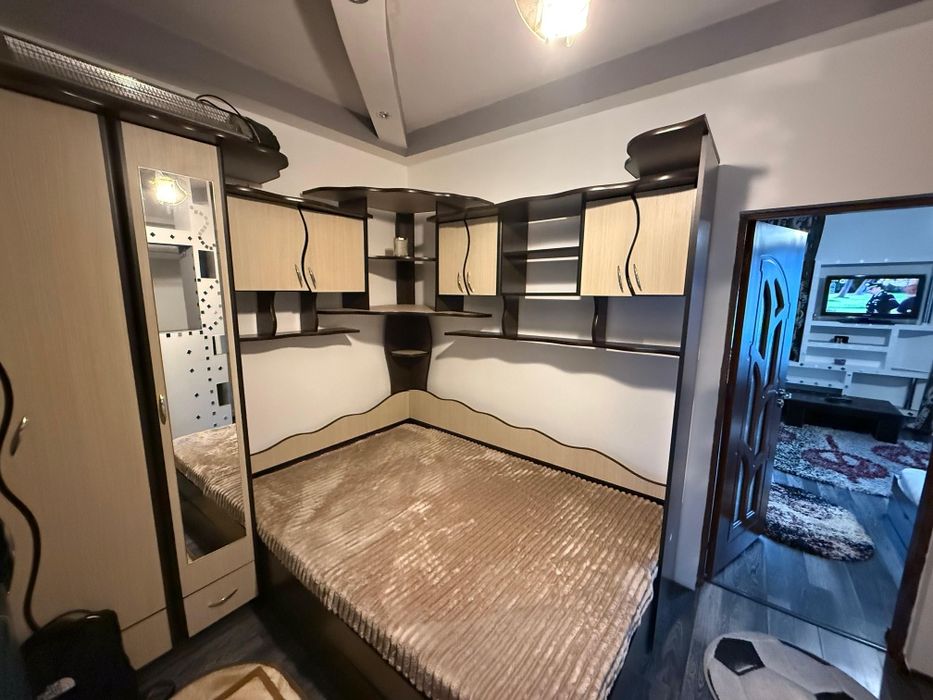 Inchiriez apartament