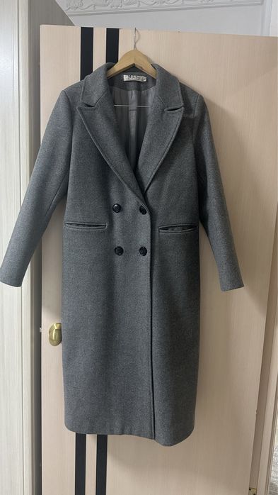 Продам демисезонное пальто