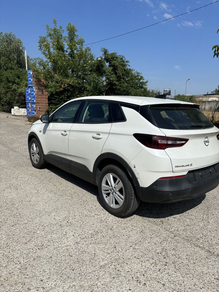 Opel grandland x avariat