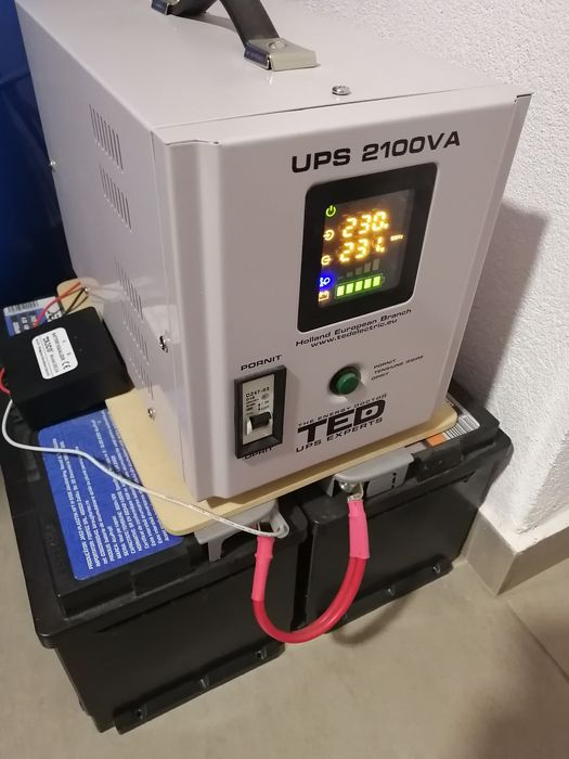 UPS cu doua baterie si equalizer